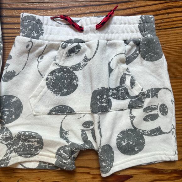 Disney Mickey Mouse white gray graphic short sleeve short baby set SIZE 18M - Picture 4 of 5